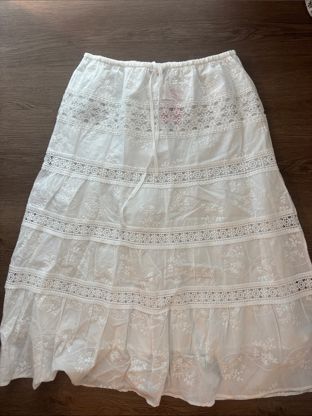 Edikted White Embroidered Lace Tiered Maxi Skirt
